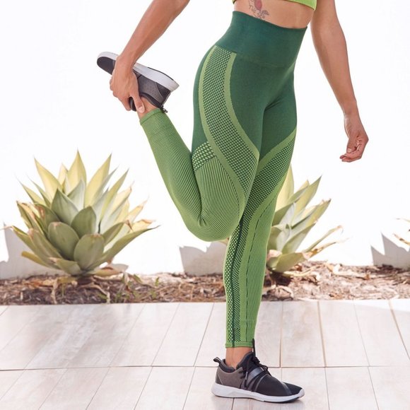 Fabletics High Waisted Seemless Turbo Leggings - Picture 1 of 5